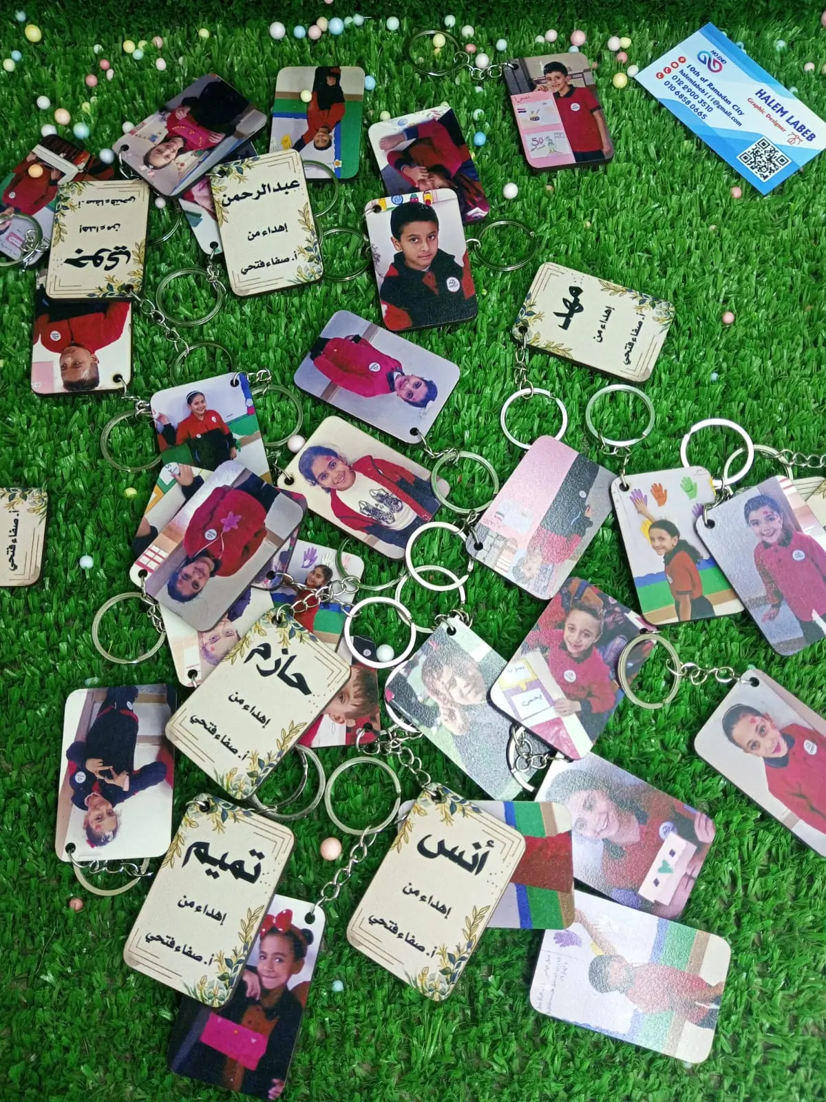 ميداليات مطبوع عليها صور وأسماء بكميات